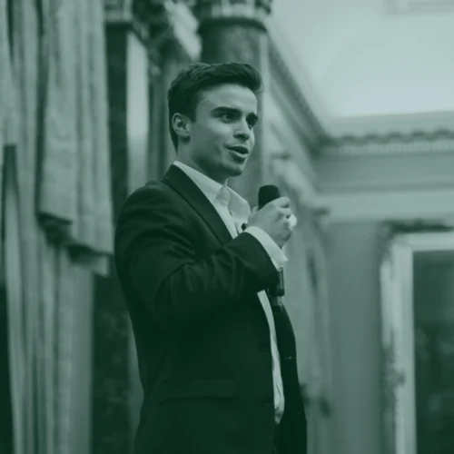 Thomas Gray Thomas Gray - Gastgeber des Cannabis-Gesprächs-Podcasts